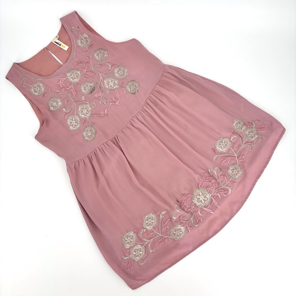 Lara Fashion Vintage Pink Embroidered Front Sleeveless Dress, Medium